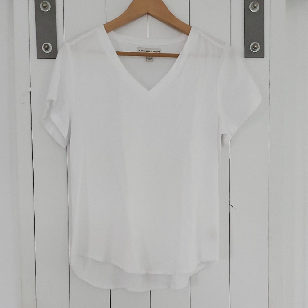 Alexander Jordan White V-Neck Women's Top